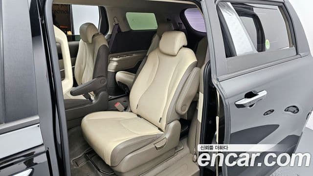 Kia Carnival 2022 — ფოტო 11/20