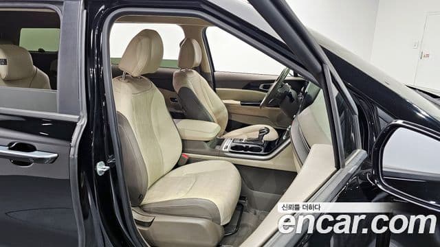 Kia Carnival 2022 — ფოტო 12/20