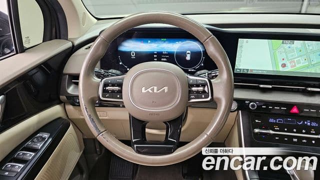 Kia Carnival 2022 — фото 13 из 20