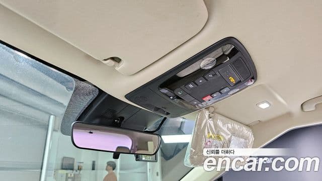 Kia Carnival 2022 — фото 18 из 20