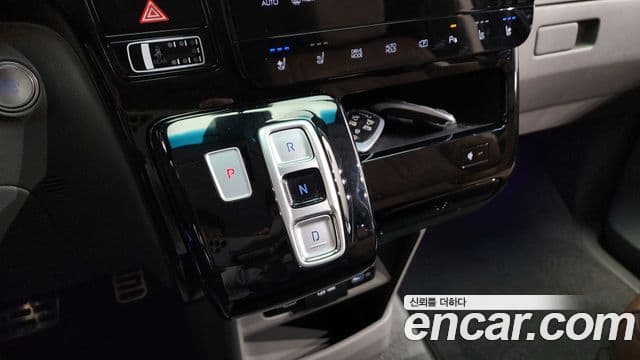 Hyundai Staria 2021 — Şəkil 17/20