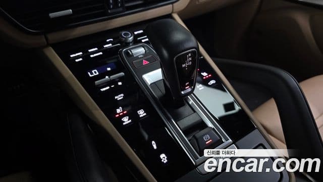 Porsche Cayenne 2020 — фото 9 из 20