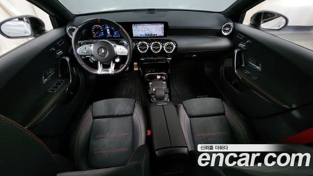 Mercedes-Benz A-Class 2022 — Photo 5/20