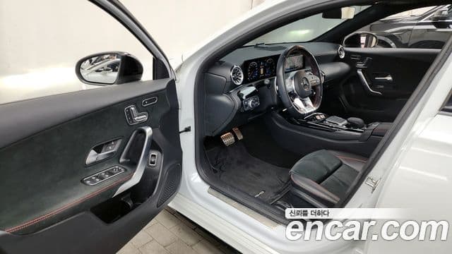 Mercedes-Benz A-Class 2022 — Photo 19/20