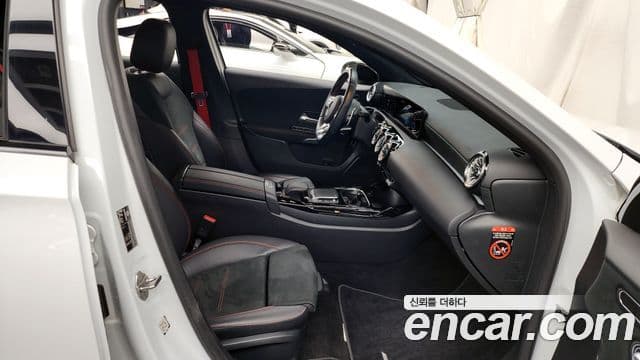 Mercedes-Benz A-Class 2022 — Photo 6/20
