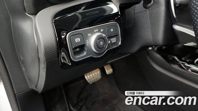 Mercedes-Benz A-Class 2022 — Photo 18/20