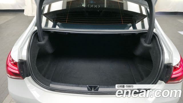 Mercedes-Benz A-Class 2022 — Photo 9/20
