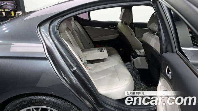 Genesis G70 2021 — ფოტო 15/20