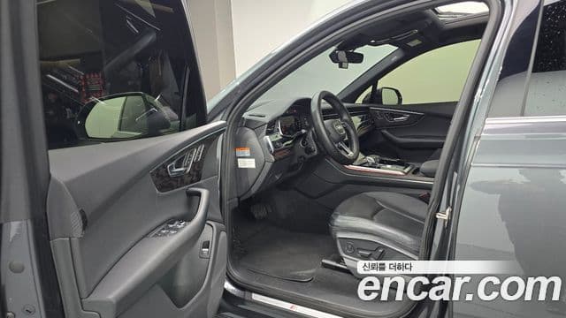 Audi Q7 2021 — Photo 10/20