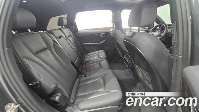 Audi Q7 2021 — Photo 15/20