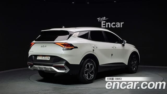 Kia Sportage 2022 — ფოტო 2/20