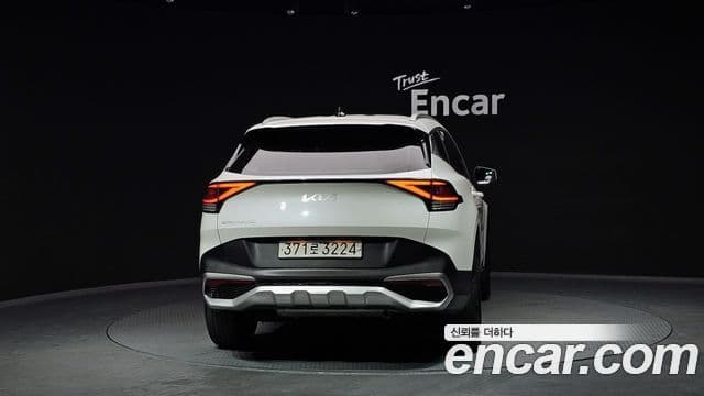 Kia Sportage 2022 — ფოტო 4/20