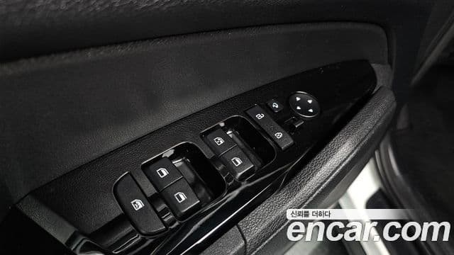 Kia Sportage 2022 — ფოტო 17/20