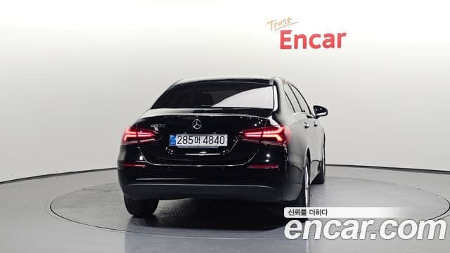 Mercedes-Benz A-Class 2020 — Photo 1/20