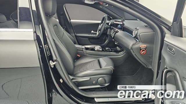 Mercedes-Benz A-Class 2020 — Photo 18/20