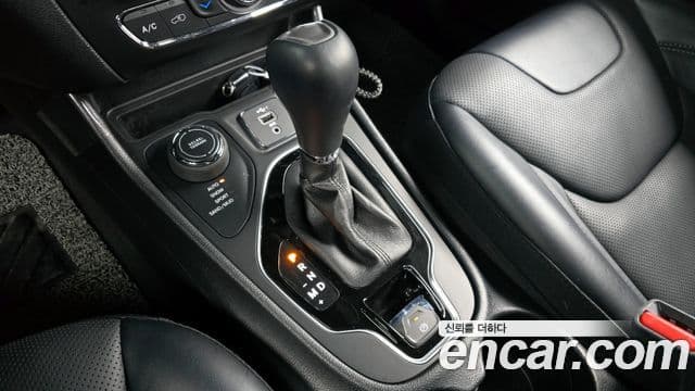 Jeep Cherokee 2022 — Şəkil 9/20