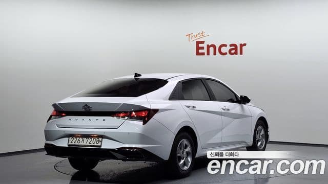 Hyundai The New Avante Hybrid 2020 — Photo 9/20
