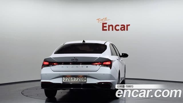 Hyundai The New Avante Hybrid 2020 — Photo 11/20