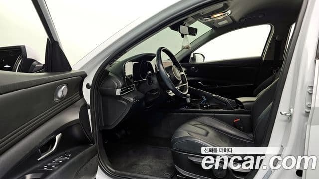 Hyundai The New Avante Hybrid 2020 — Photo 5/20