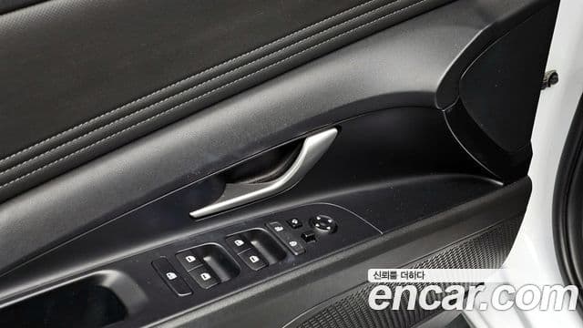 Hyundai The New Avante Hybrid 2020 — Photo 16/20