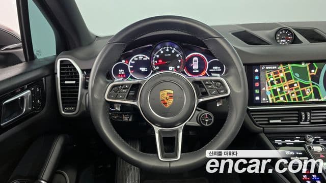 Porsche Cayenne 2023 — ფოტო 13/20