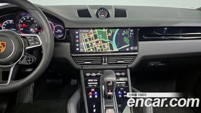 Porsche Cayenne 2023 — ფოტო 19/20