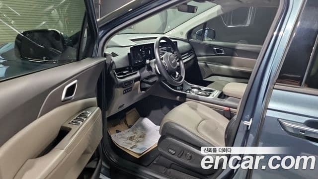 Kia Carnival 2024 — Şəkil 8/18