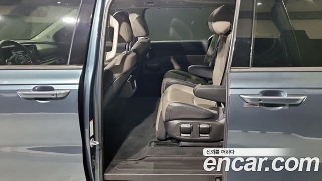 Kia Carnival 2024 — Şəkil 11/18