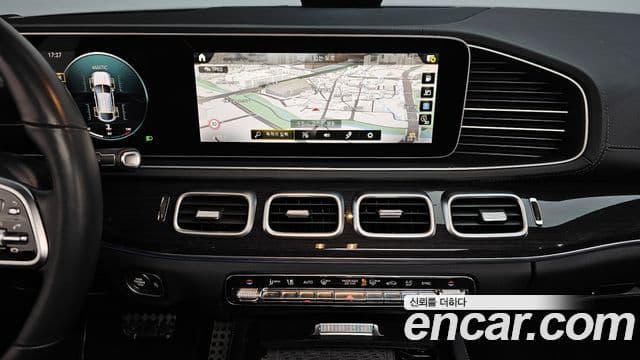 Mercedes-Benz GLE-Class 2021 — Photo 13/20
