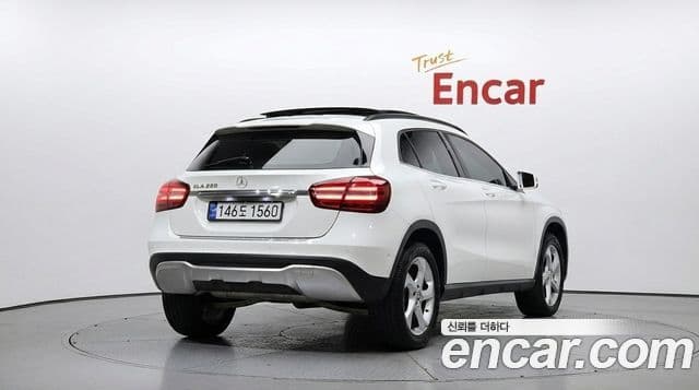 Mercedes-Benz GLA-Class 2019 — Şəkil 3/20