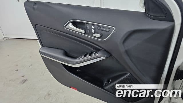 Mercedes-Benz GLA-Class 2019 — Şəkil 5/20