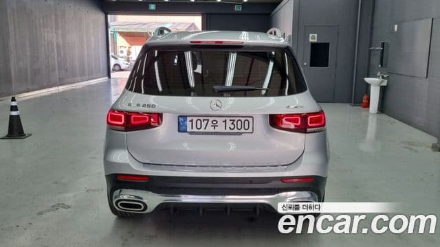 Mercedes-Benz GLB-Class 2020 — Şəkil 3/18
