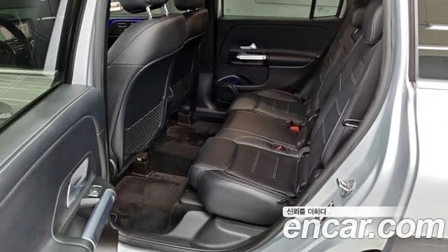 Mercedes-Benz GLB-Class 2020 — Şəkil 7/18