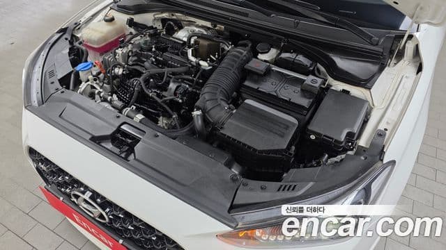 Hyundai Veloster 2021 — ფოტო 6/20