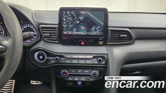 Hyundai Veloster 2021 — ფოტო 14/20