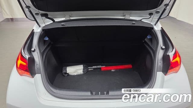 Hyundai Veloster 2021 — ფოტო 20/20