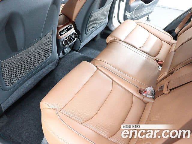Genesis GV70 2024 — ფოტო 14/20