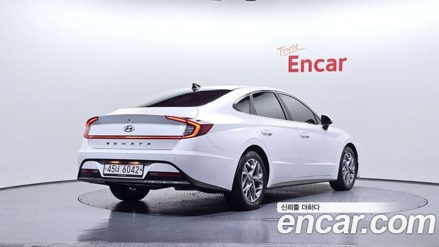 Hyundai Sonata 2019 — ფოტო 2/20