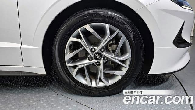 Hyundai Sonata 2019 — ფოტო 5/20