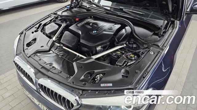 BMW 5 Series 2019 — Şəkil 6/20