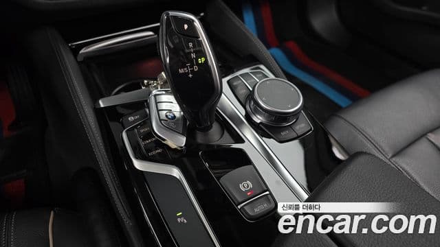 BMW 5 Series 2019 — Şəkil 9/20