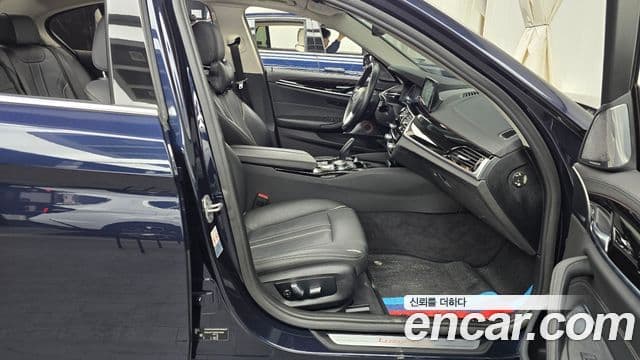 BMW 5 Series 2019 — Şəkil 11/20