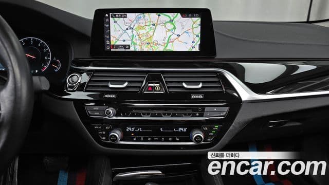 BMW 5 Series 2019 — Şəkil 14/20