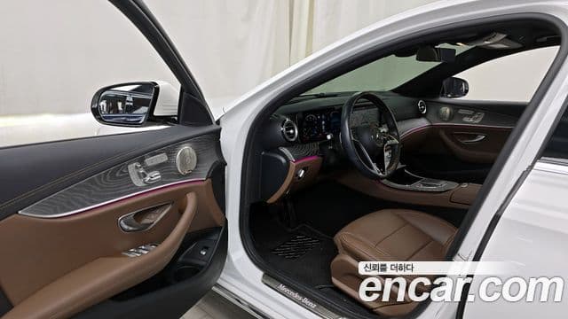 Mercedes-Benz E-Class 2022 — Şəkil 10/20