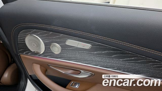 Mercedes-Benz E-Class 2022 — Şəkil 19/20
