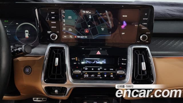 Kia Sorento 2021 — ფოტო 14/20