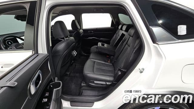 Kia Sorento 2023 — ფოტო 11/20
