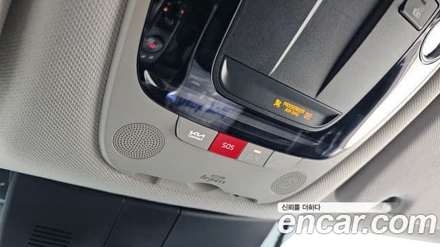 Kia Sorento 2023 — ფოტო 18/20