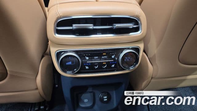 Genesis GV80 2023 — ფოტო 19/20