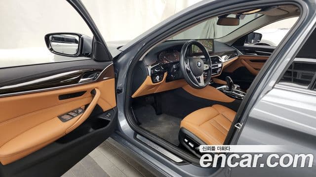 BMW 5 Series 2022 — Şəkil 10/20
